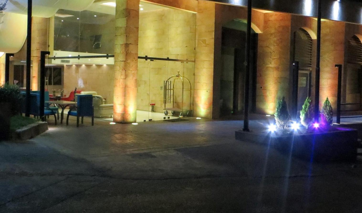ยูเีนีย สวีท Hotel จูนิเย ภายนอก รูปภาพ